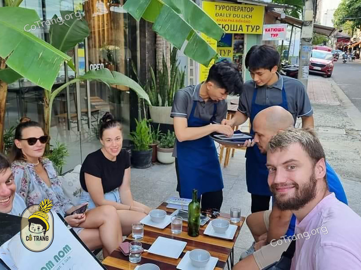 Không gian thực tế tại Nôm Nôm Restaurant Nha Trang