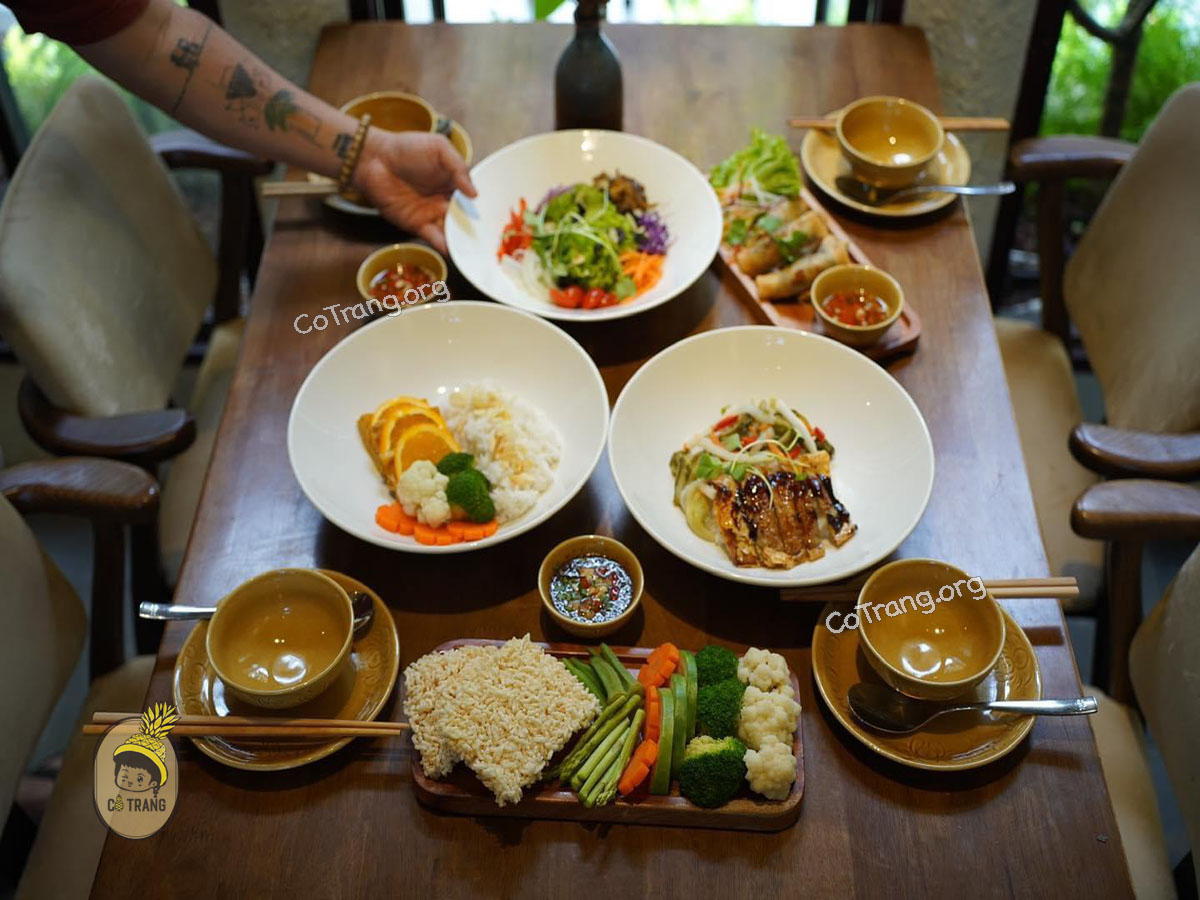 Menu thức ăn tại Coong Chay Pleiku