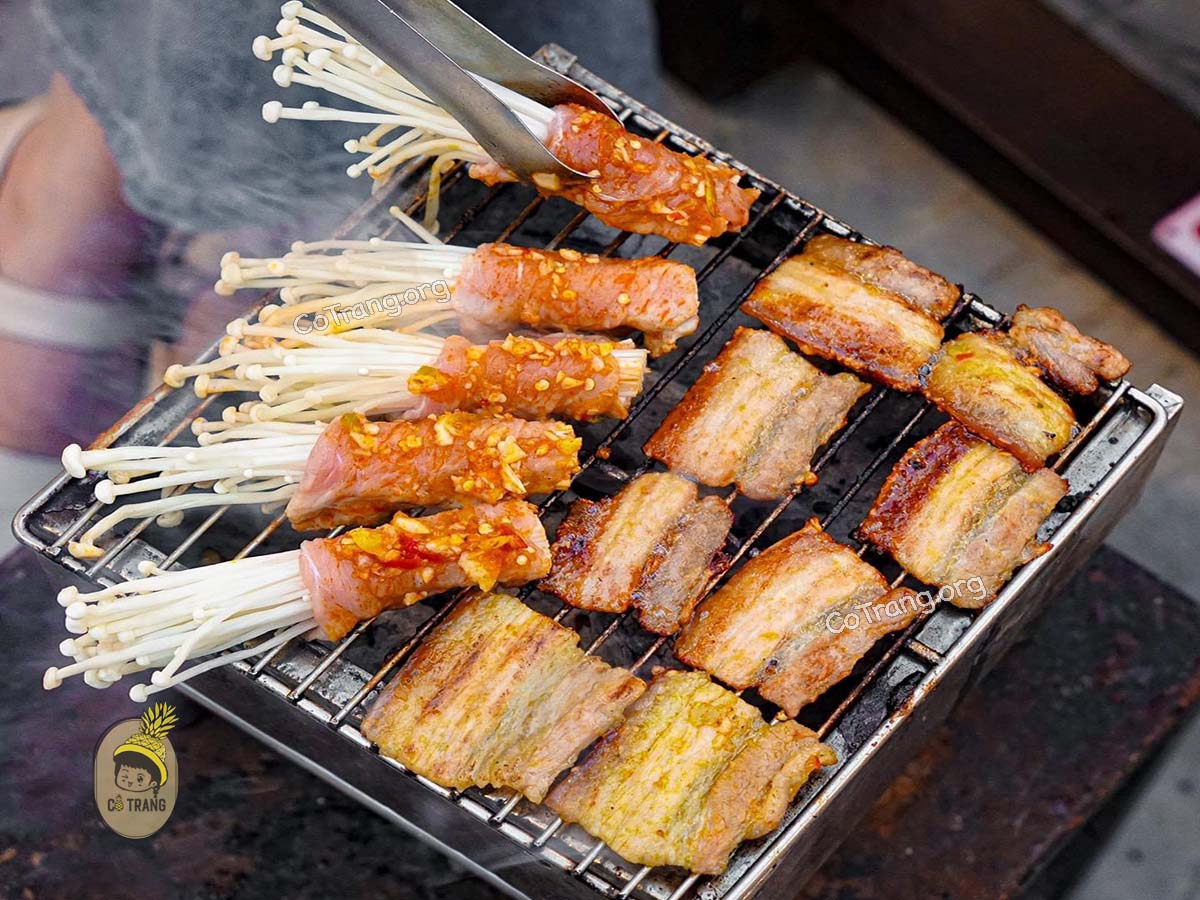 Menu thực ăn tại Mọi Quán Hội An