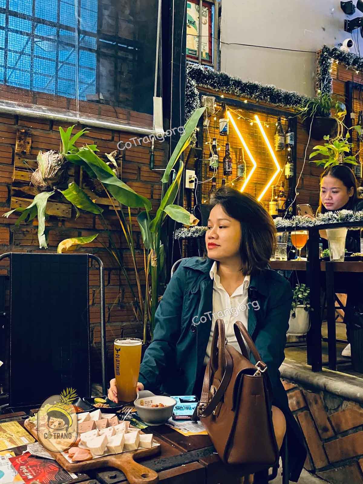 Không gian thực tế tại Bia Trịnh Đà Nẵng