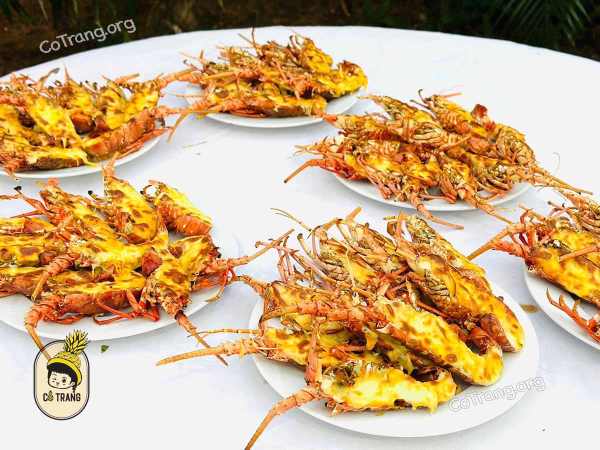 Món ăn tại Nhà Hàng SaboChi Tuệ Lâm Đồng Hới