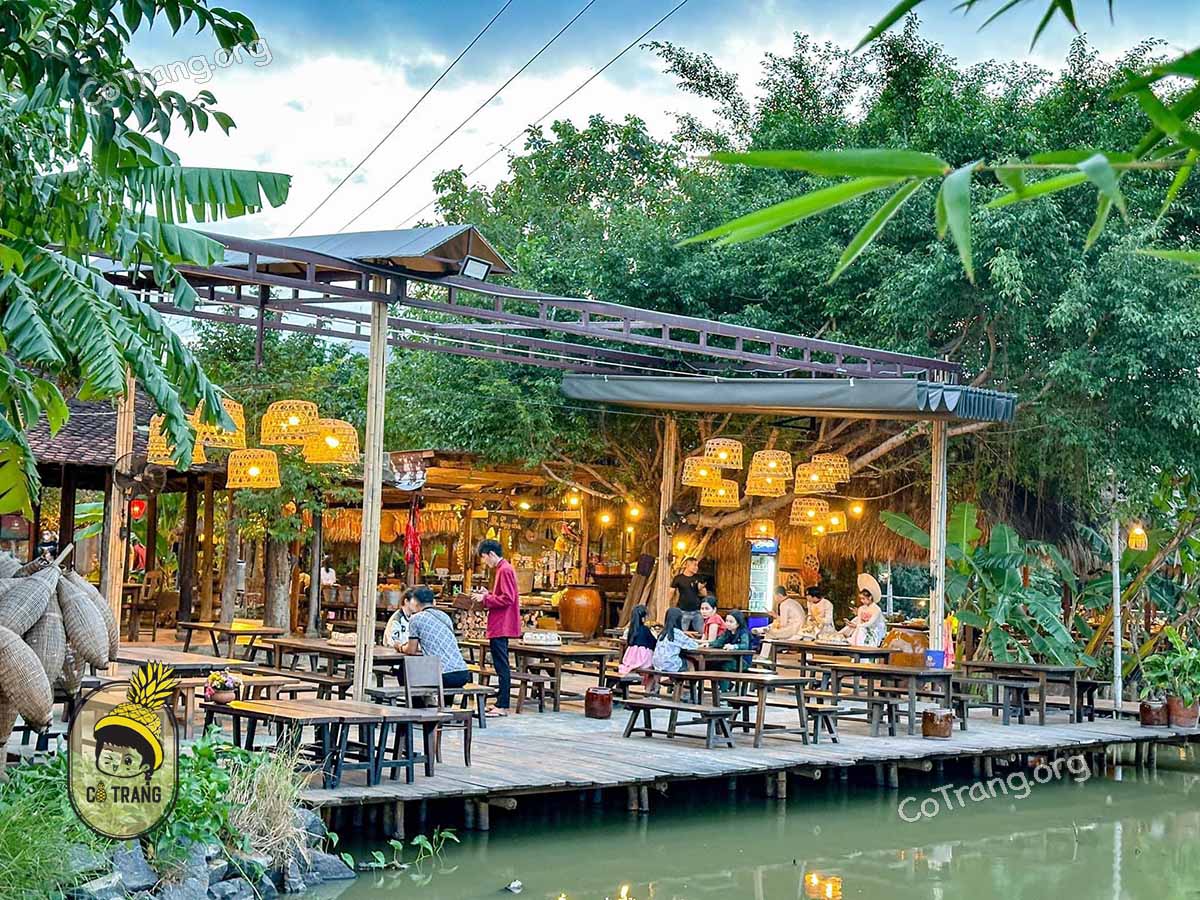 Nhà Hàng Nha Trang Xưa - Một Làng Quê Việt Đẹp Như Tranh Vẽ, View Hồ Sen Siêu Hit Hot, Menu, Review