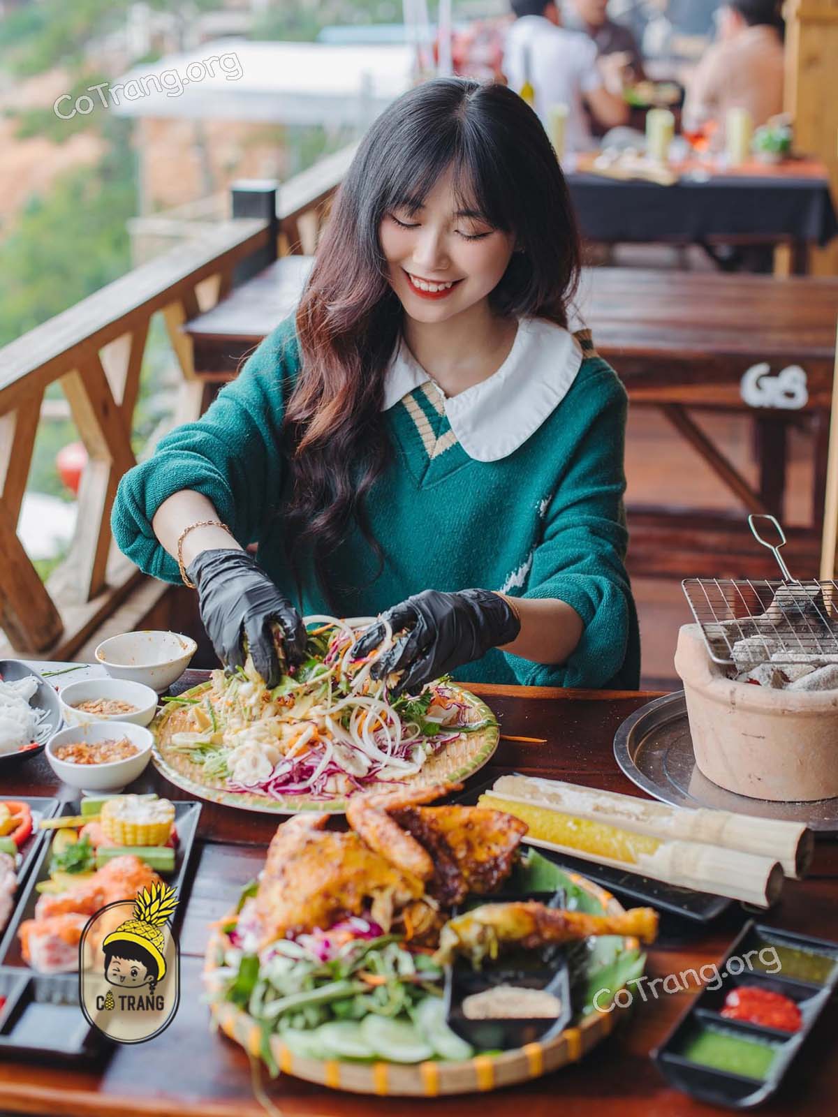 Góc checkin tại Tiệm Nướng Khói Thông Đà Lạt