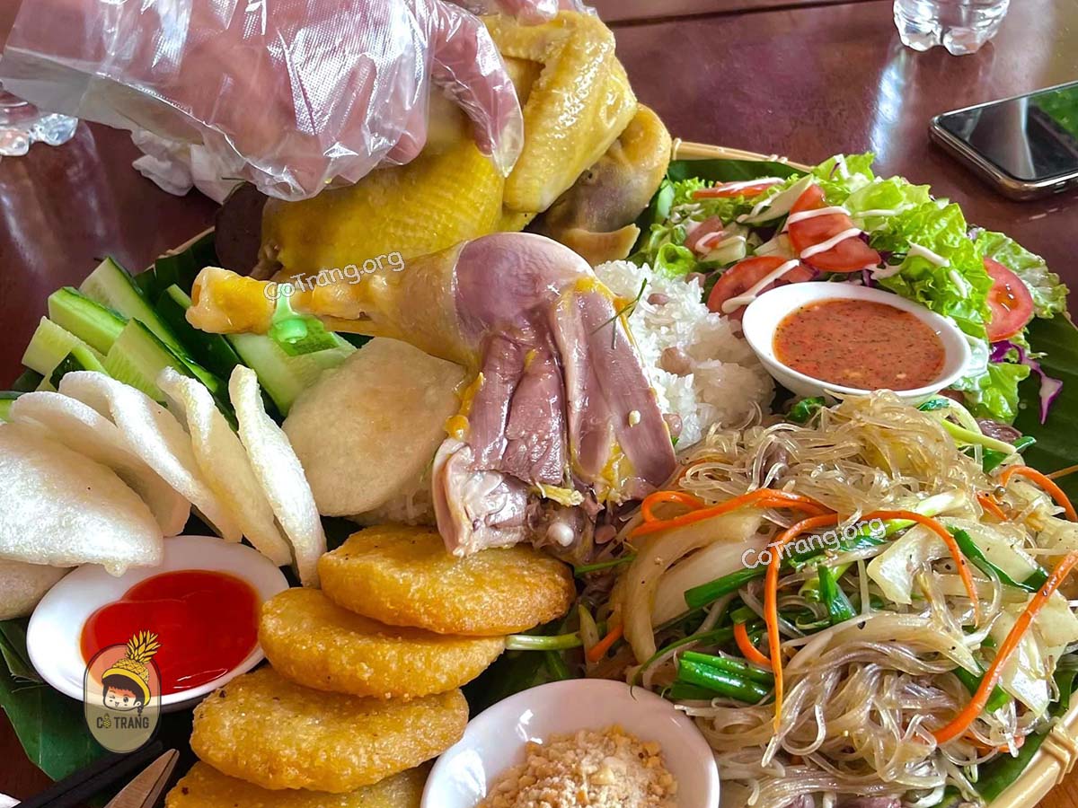 Nhà Hàng Mẹt Gà Nhị Nguyễn - 62 Hữu Nghị, Đồng Hới, Quảng Trị (Quảng Bình cũ)