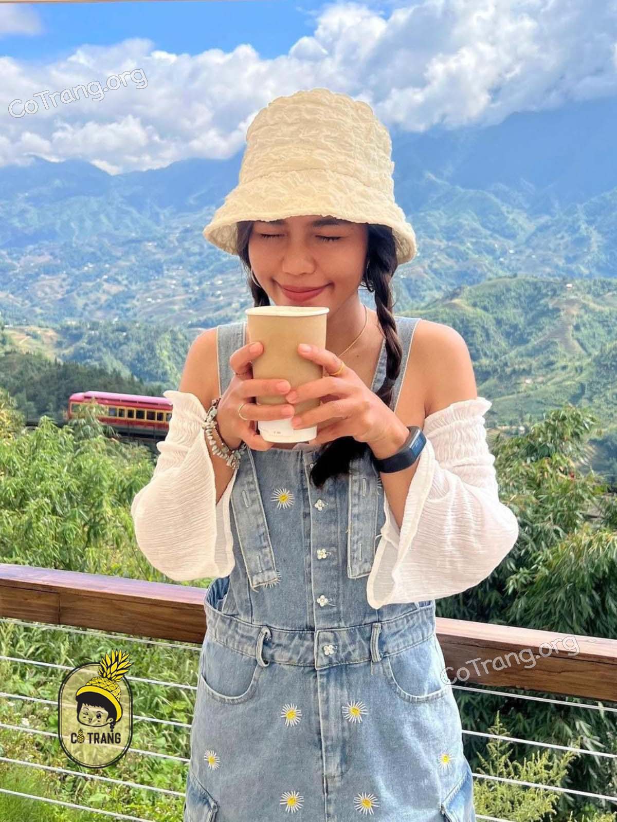 Góc checkin tại Viettrekking Sapa Coffee