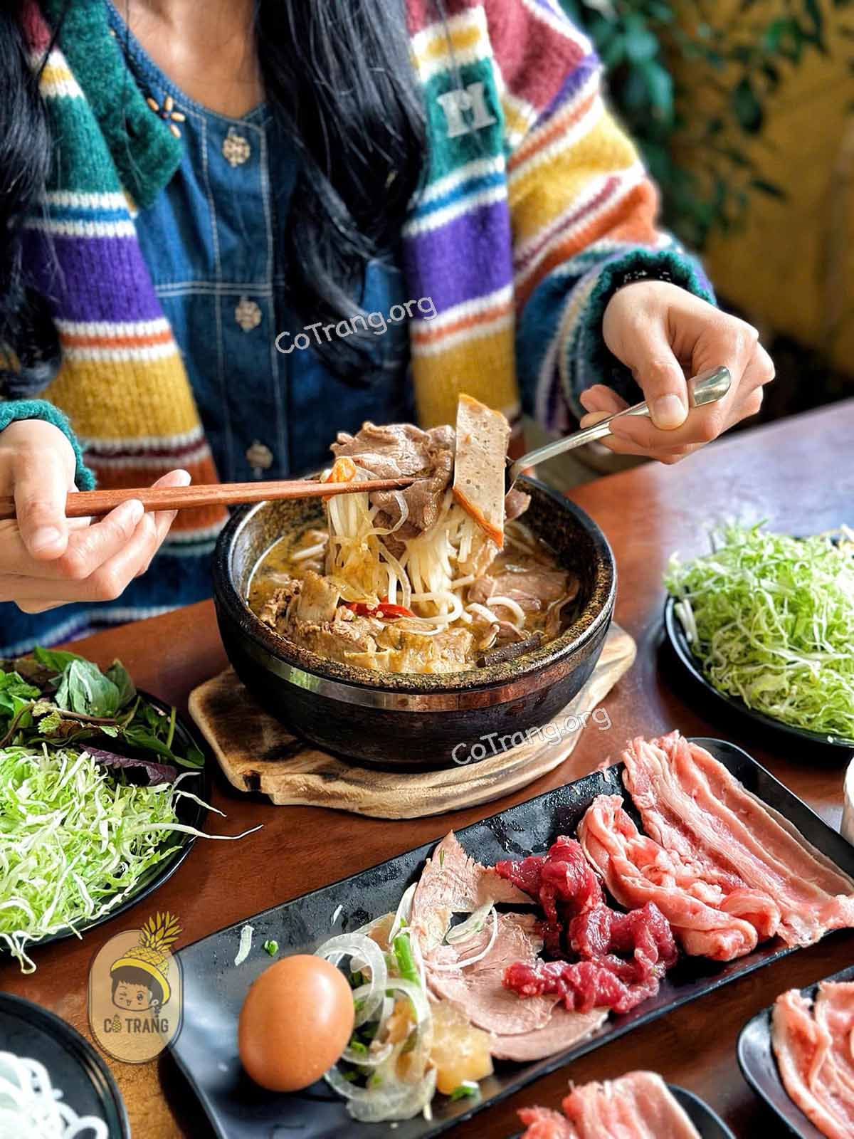 Menu thức ăn tại Bún bò Thố Đá O Chín Đà Lạt