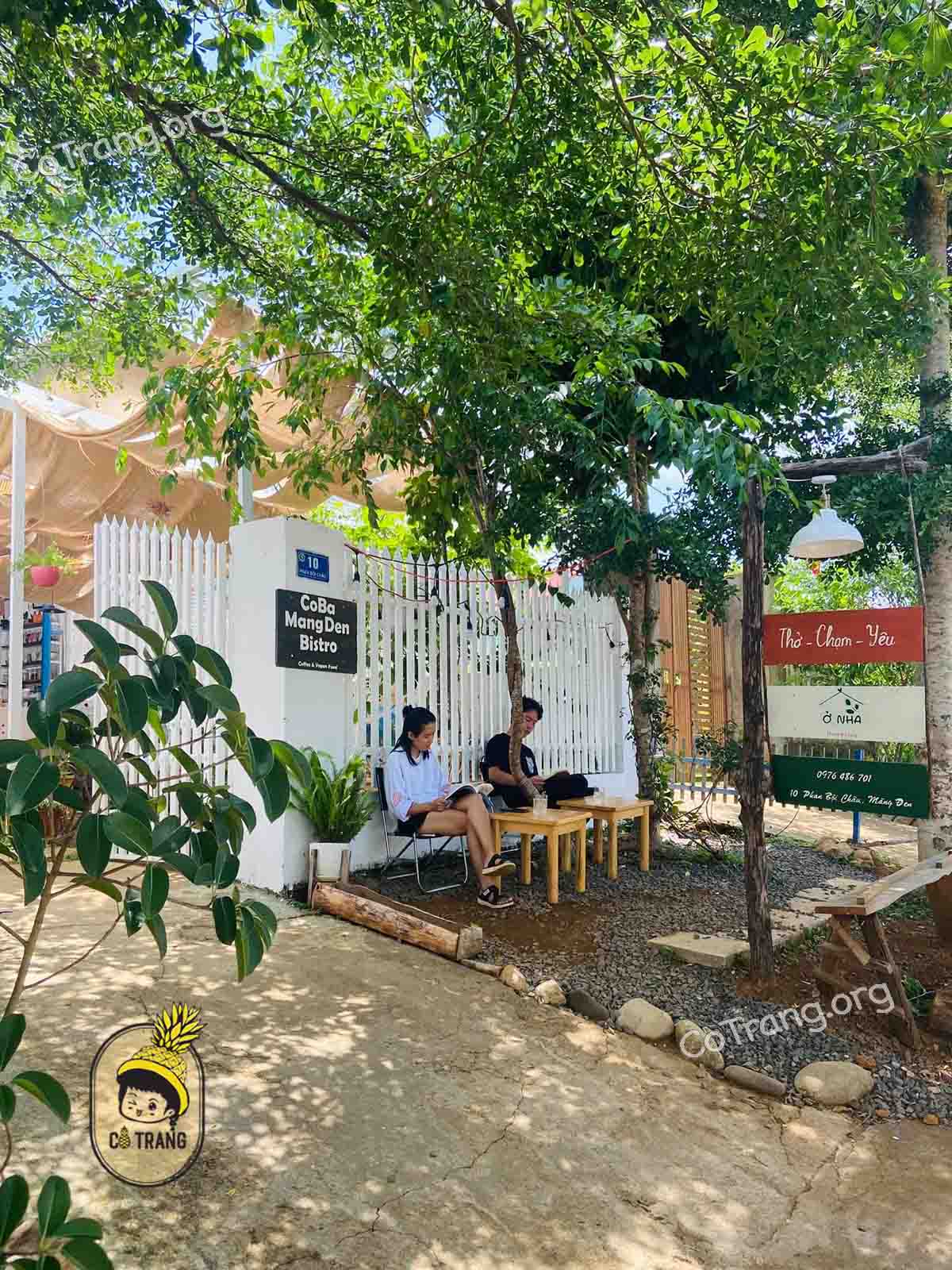 Không gian thực tế tại Quán Chay Cô Ba Măng Đen