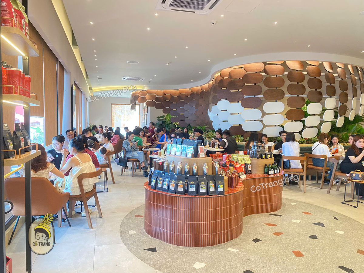 Không gian thực tế tại Highlands Coffee Đà Nẵng