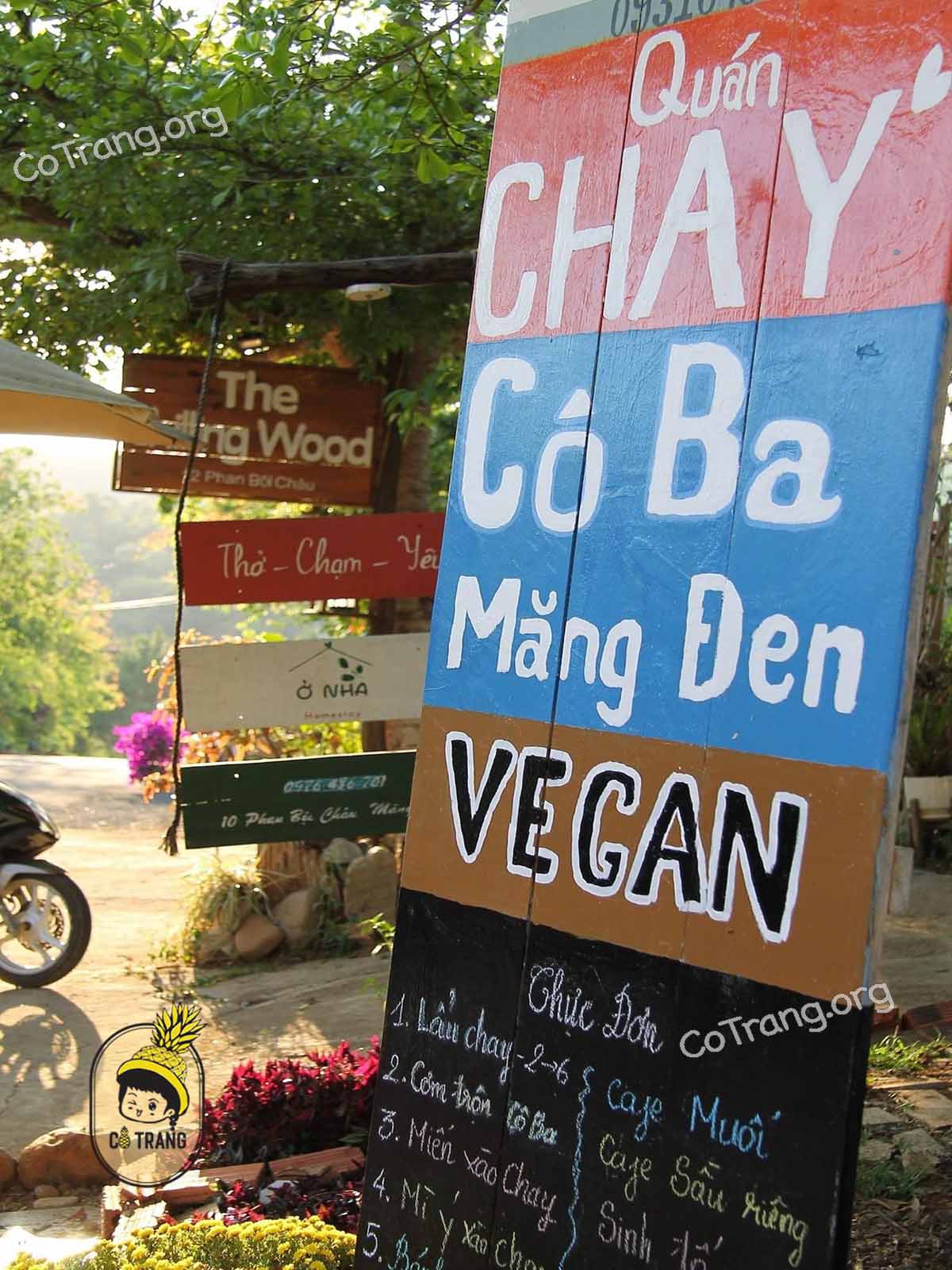 Không gian thực tế tại Quán Chay Cô Ba Măng Đen