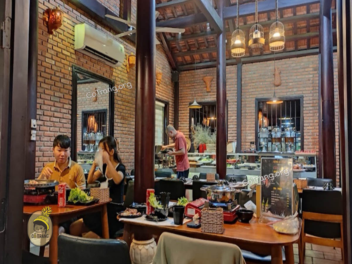 Không gian thực tế tại Hoian Seafood Buffet