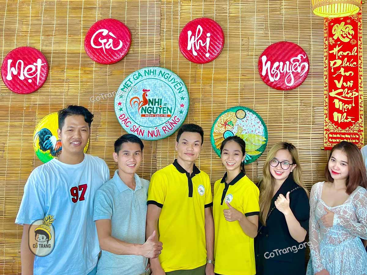 Không gian thực tế tại Nhà Hàng Mẹt Gà Nhị Nguyễn