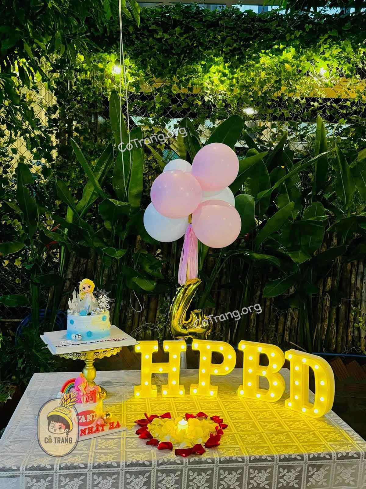 Không gian thực tế tại Tắt Đèn Food and Beer