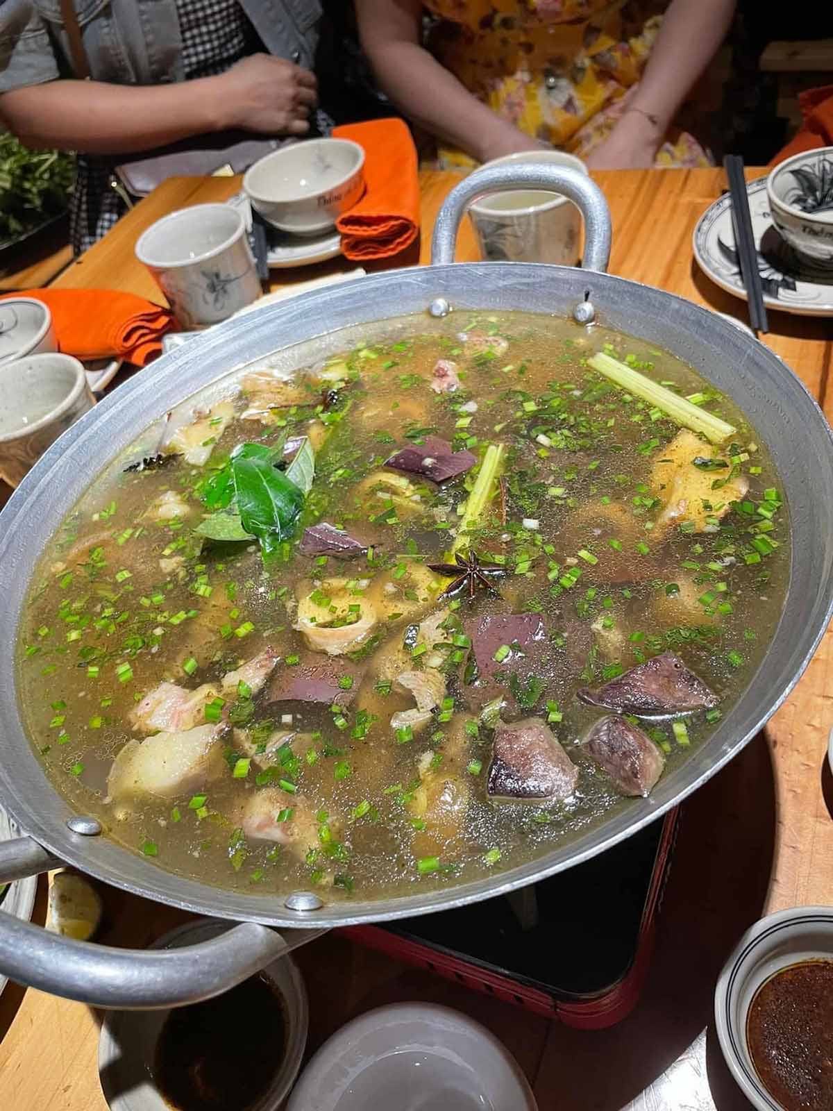 Menu thức ăn tại Thắng Cố A Quỳnh Sapa