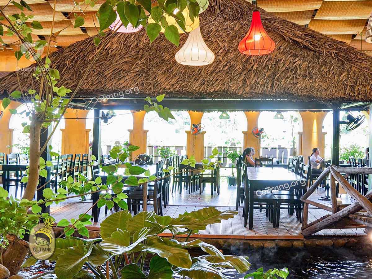Không gian thực tế tại Cơm Niêu Việt Xưa Hội An