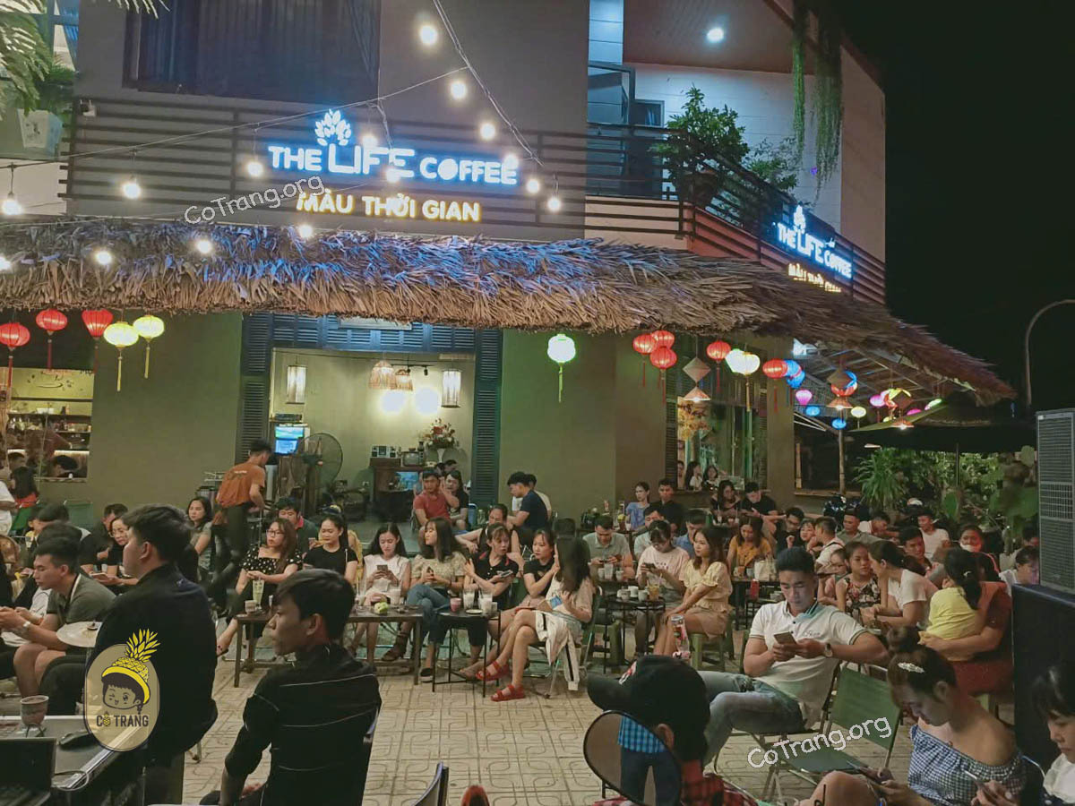 Không gian thực tế tại The Life Coffee Quảng Ngãi