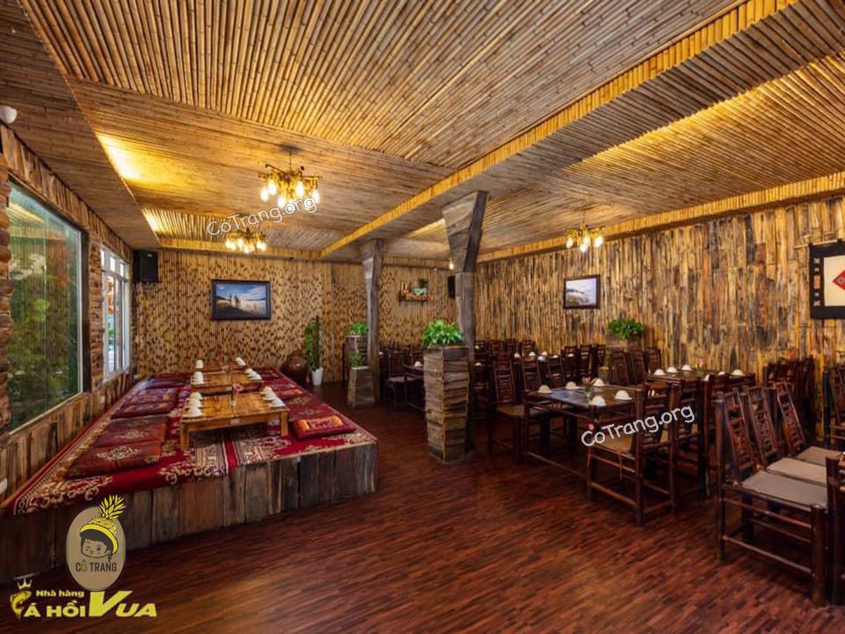 Không gian thực tế tại Nhà Hàng Vua Cá Hồi Sapa