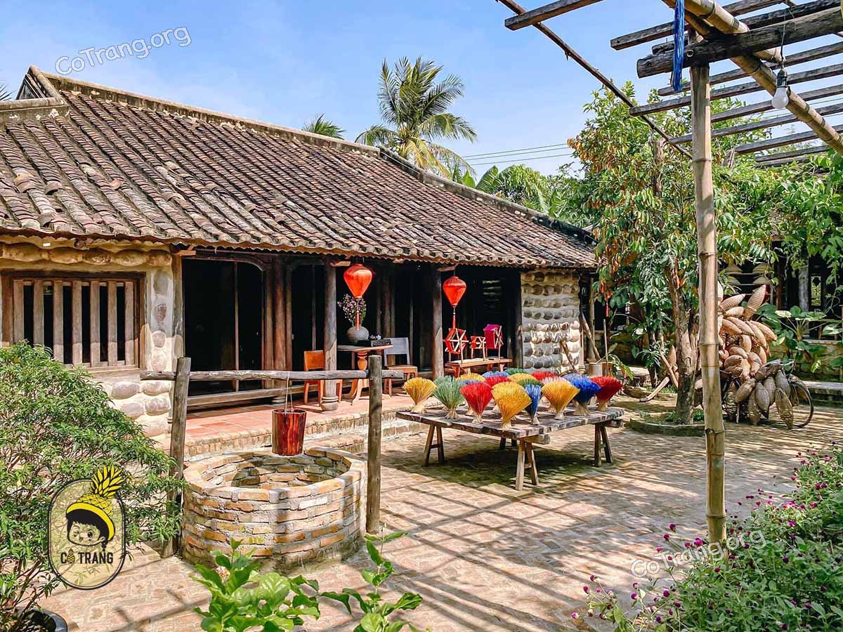 Nhà Hàng Nha Trang Xưa - Một Làng Quê Việt Đẹp Như Tranh Vẽ, View Hồ Sen Siêu Hit Hot, Menu, Review