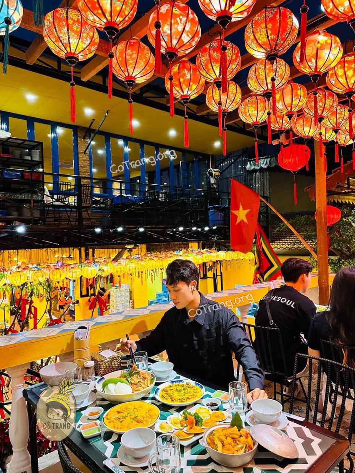 Hải sản Mộc quán - 74 Hồng Bàng, Nha Trang