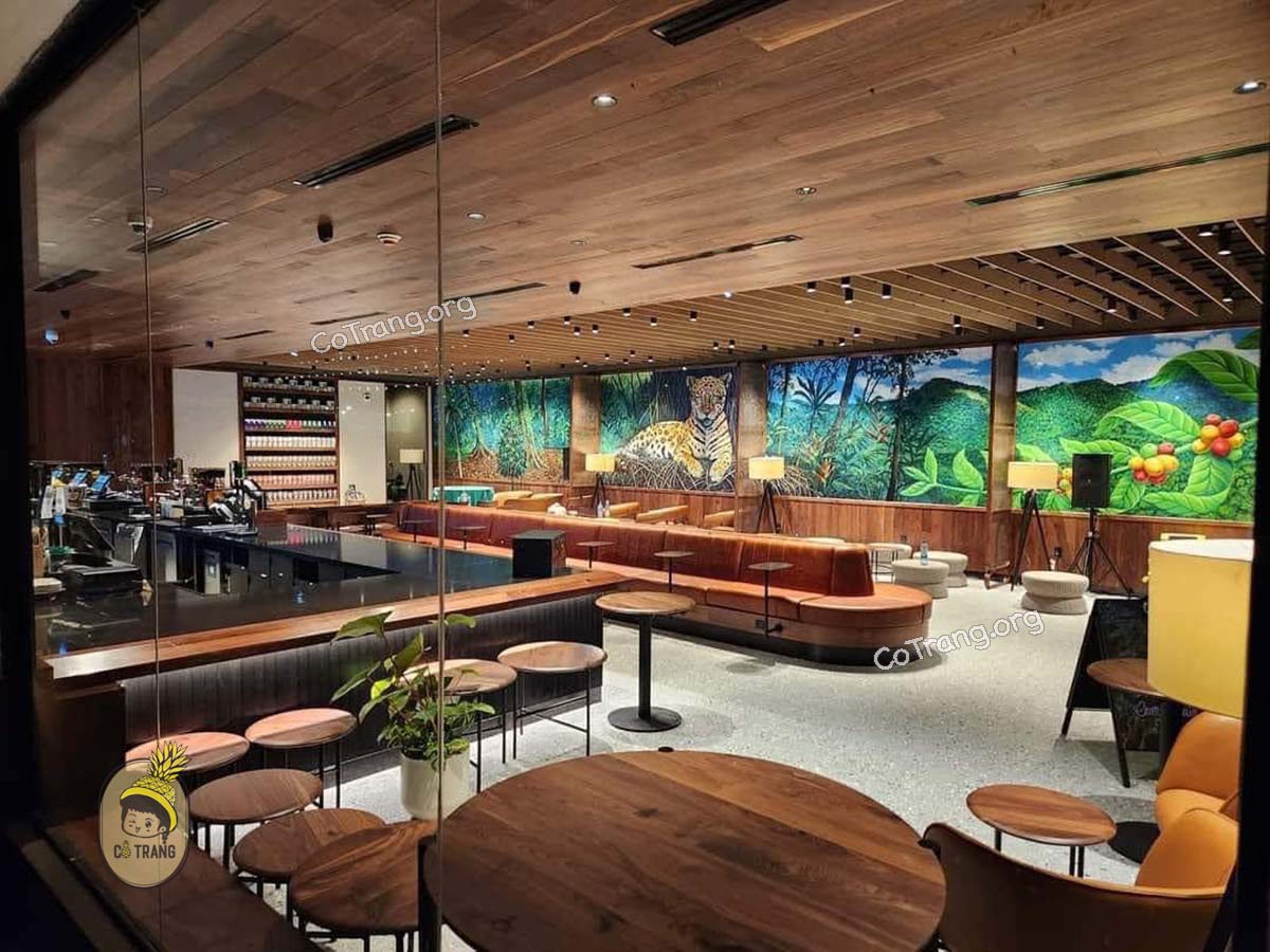 Không gian thức tế tại Starbucks Phú Quốc