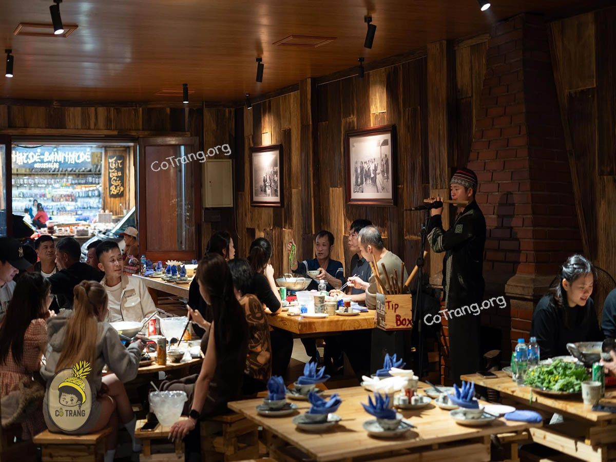 Không gian thực tế tại Thắng Cố A Quỳnh Sapa