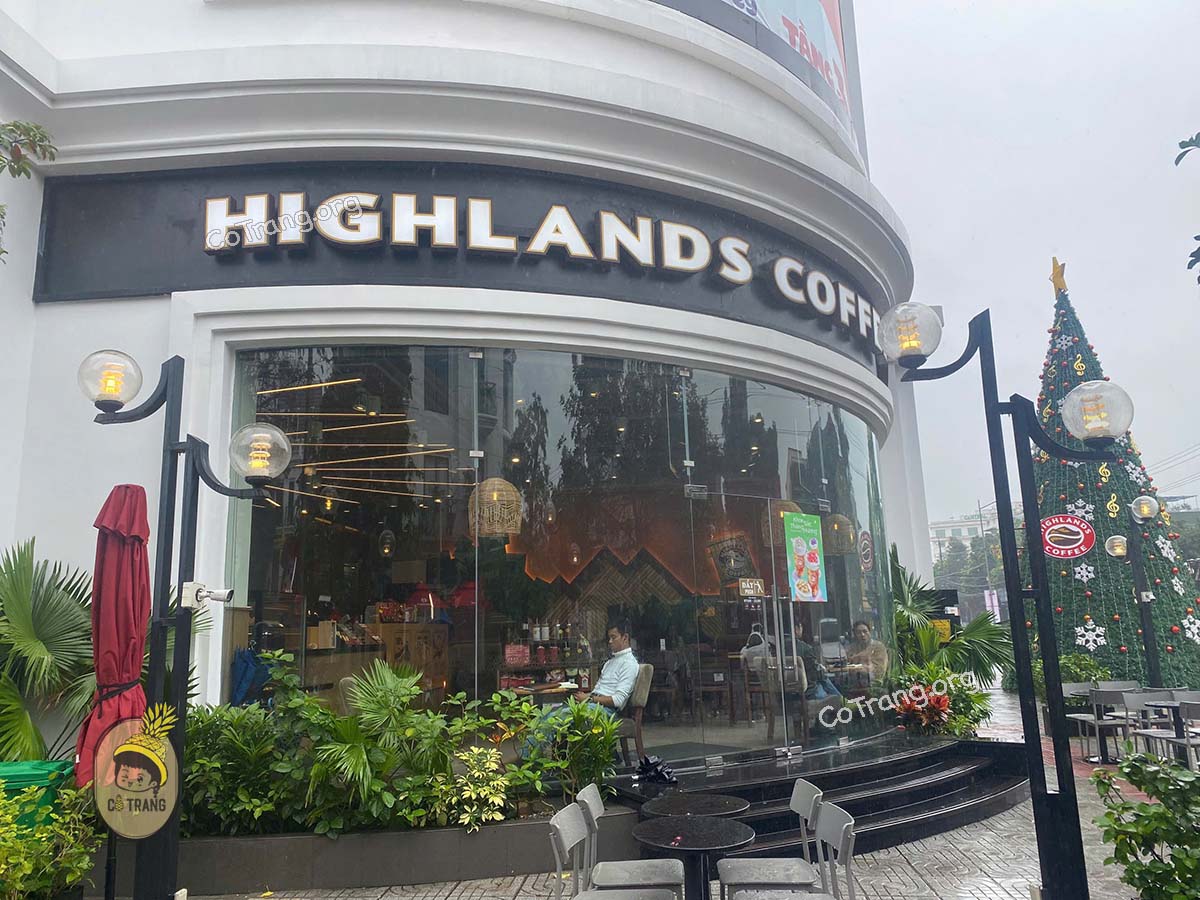 Không gian thực tế tại Highland VinCom Quảng Ngãi 