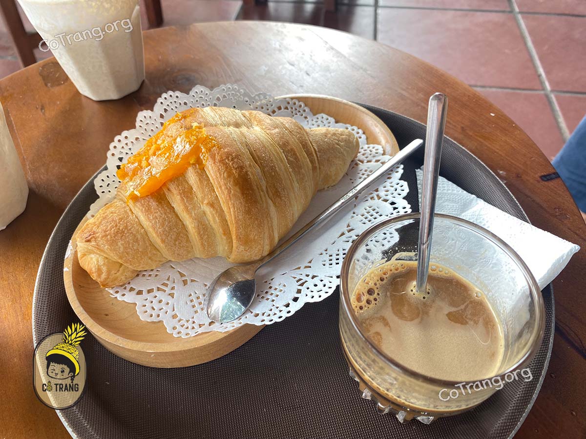 Menu đồ uống và bánh ngọt tại The Muse Coffee Đà Nẵng