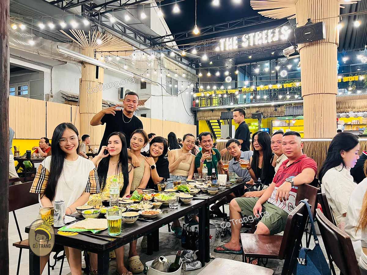 The Streets Hội An Grill & Beer - 134a Lý Thái Tổ