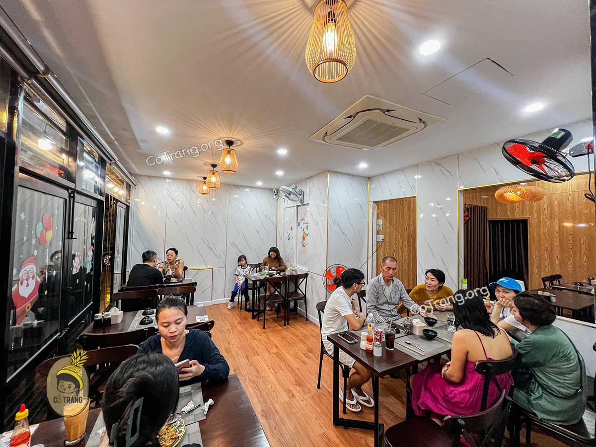 Không gian thực tế tại TomYum Thai Food Nha Trang