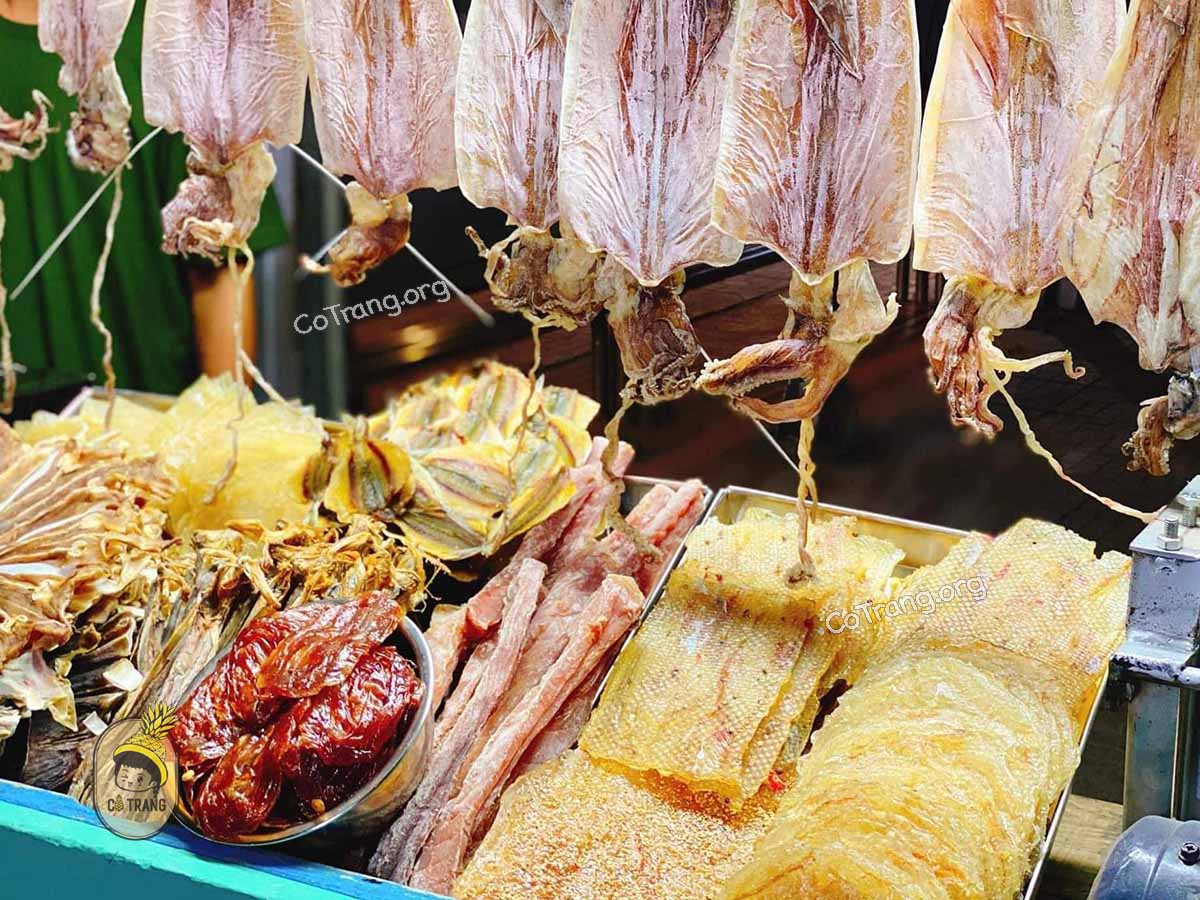 Menu thức ăn tại The Streets Hội An Grill & Beer 