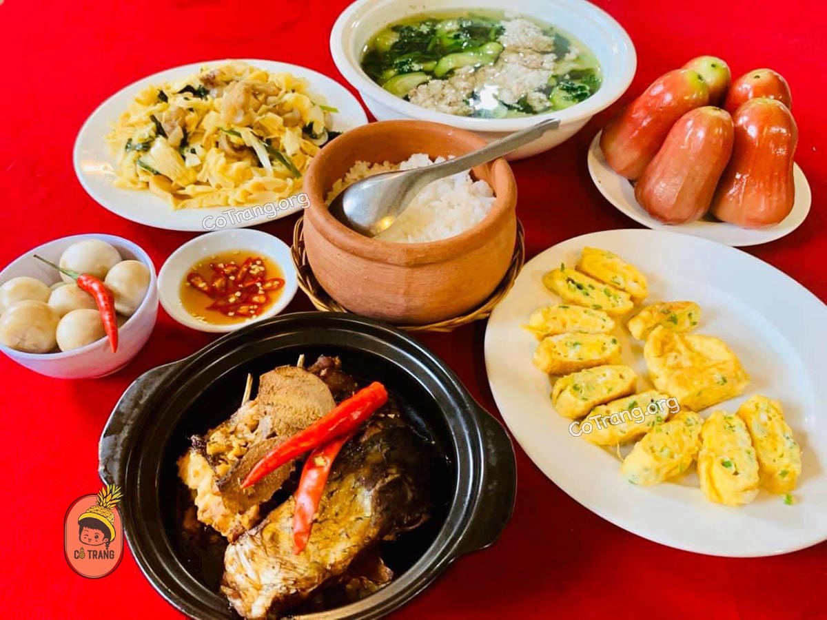 Menu thức ăn tại Rơm Vàng Phú Quốc 