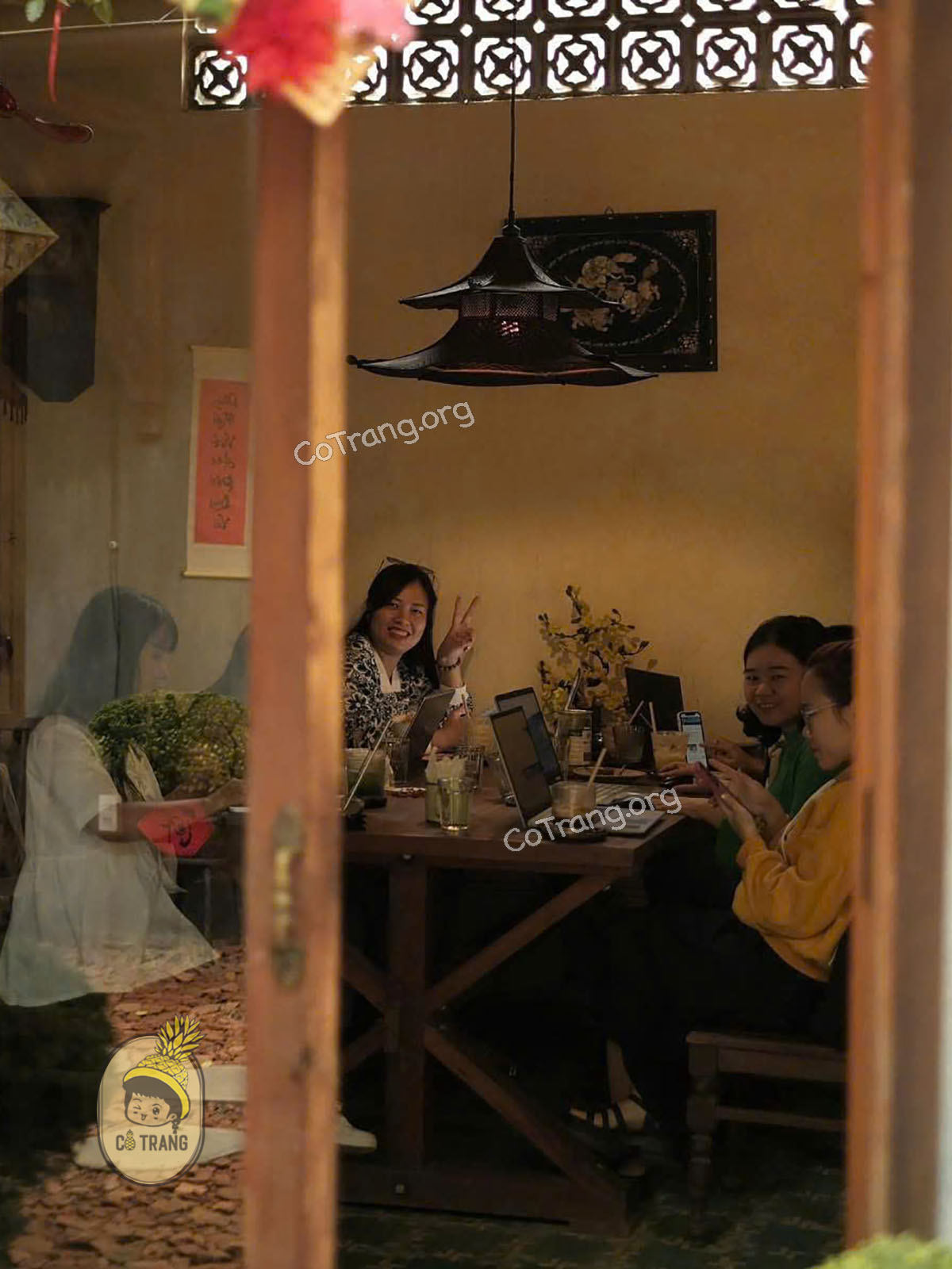 Không gian thực tế tại Thành cafe Huế