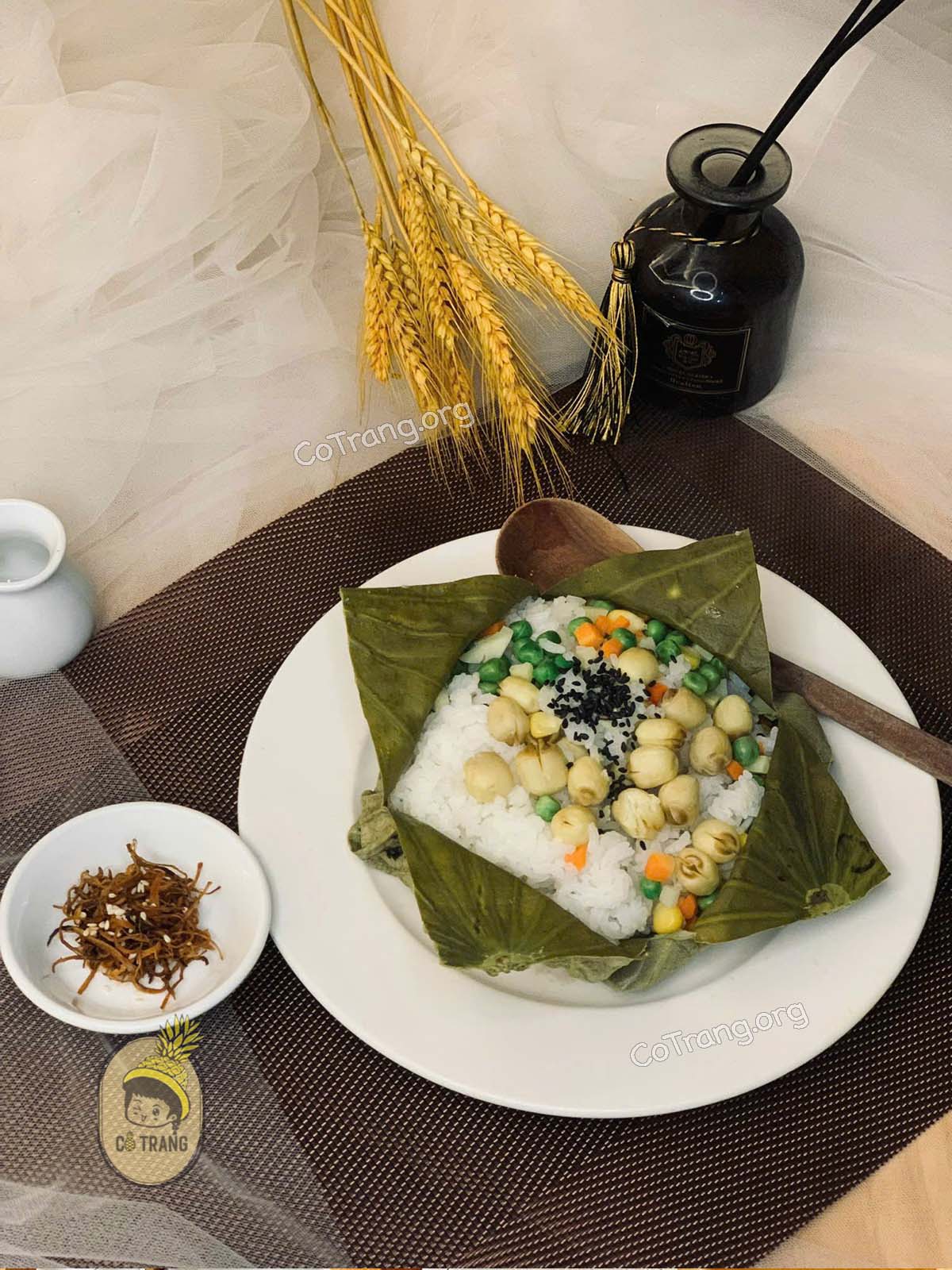 Menu thức ăn tại Ưu Đàm Tịnh Quán Đà Lạt
