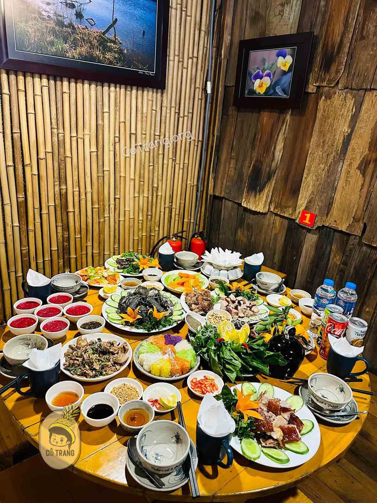 Menu thức ăn tại Thắng Cố A Quỳnh Sapa