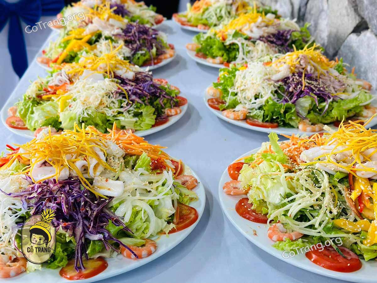 Món ăn tại Nhà Hàng SaboChi Tuệ Lâm Đồng Hới