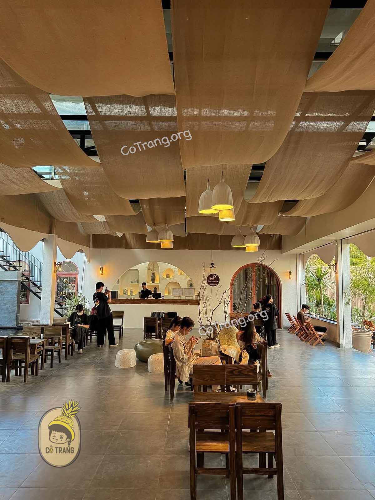 Không gian thực tế tại Tiệm Cà Phê Tò Vò Sài Gòn