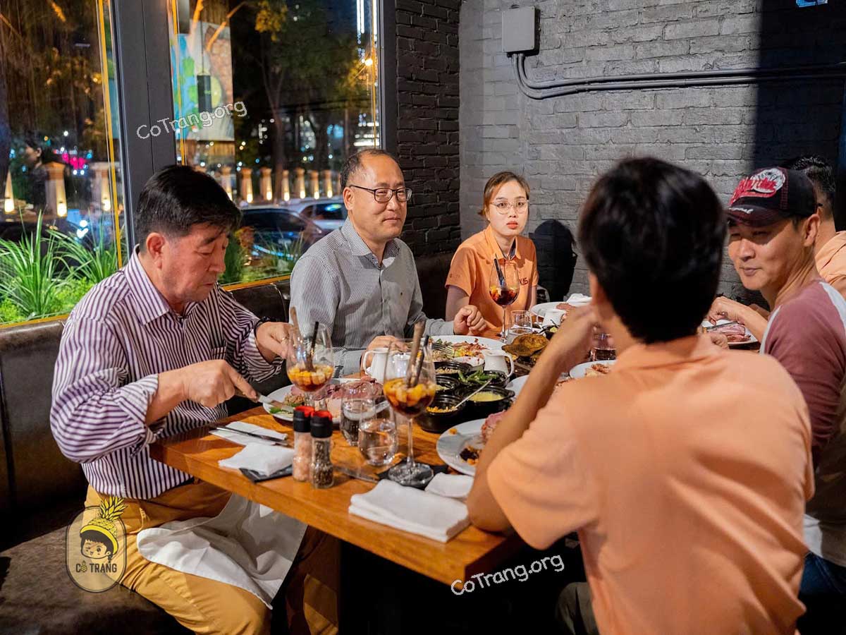 Không gian thực tế tại Olivia's Prime Steakhouse Đà Nẵng