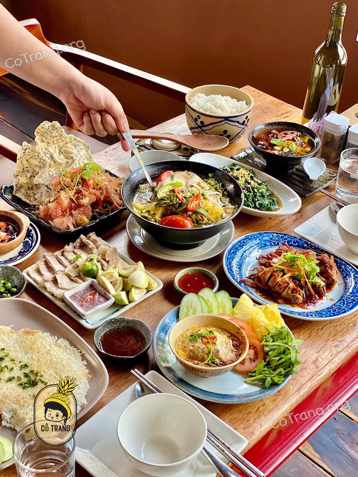 Nôm Nôm Restaurant Nha Trang - 17/ 6 Nguyễn Thị Minh Khai