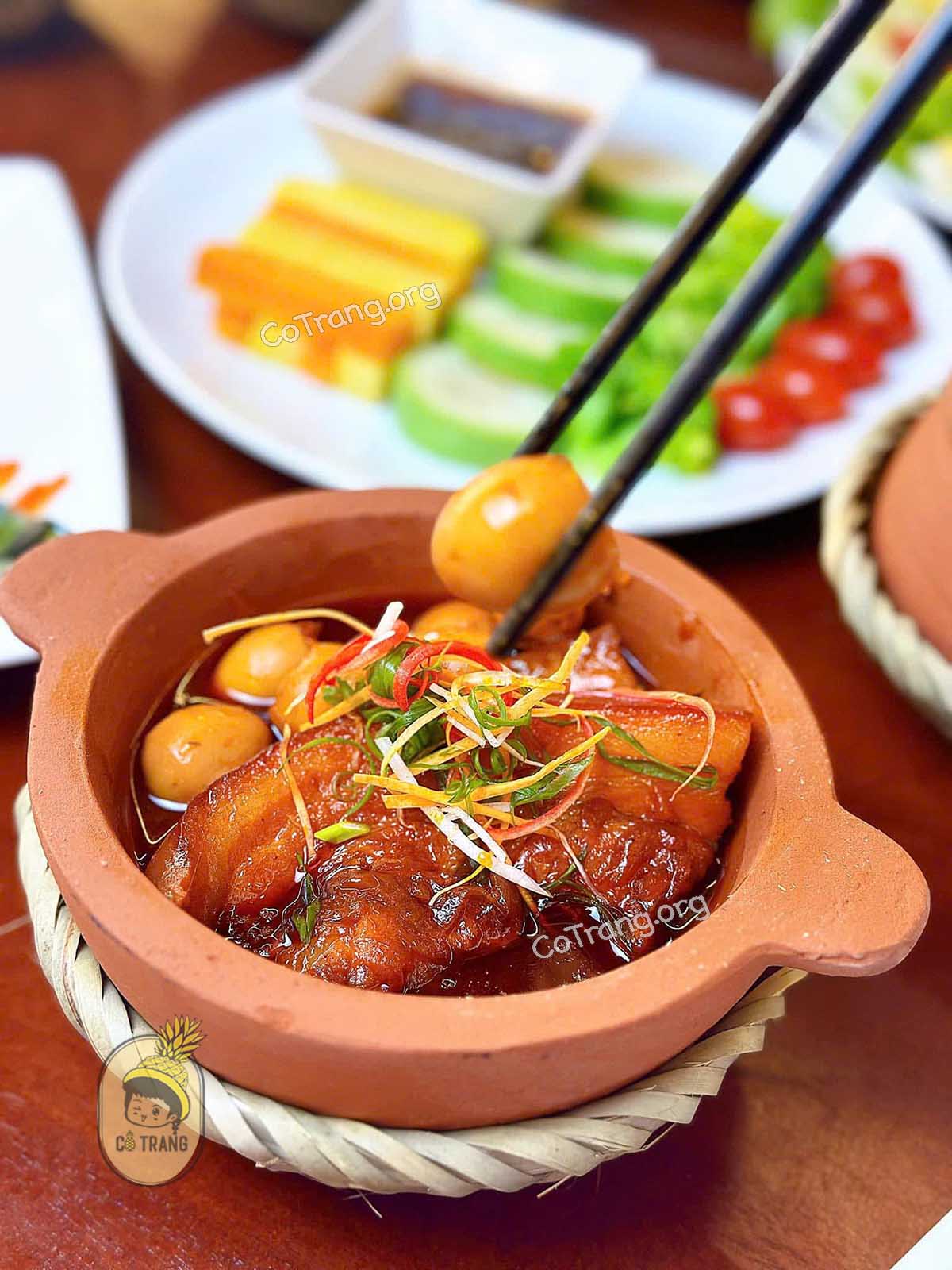 Menu thức ăn tại Nhà Hàng Cơm Niêu Sen Huế