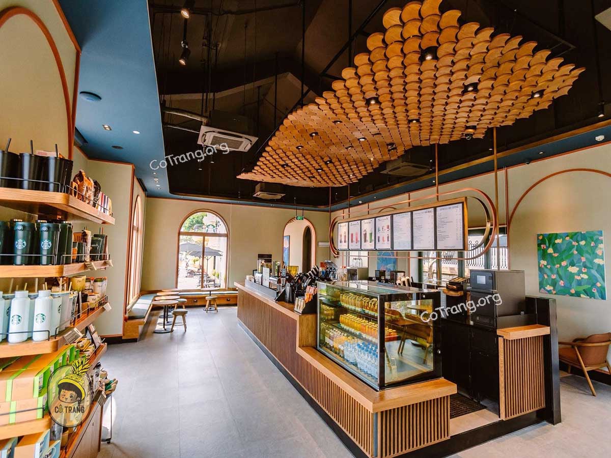Không gian thức tế tại Starbucks Phú Quốc