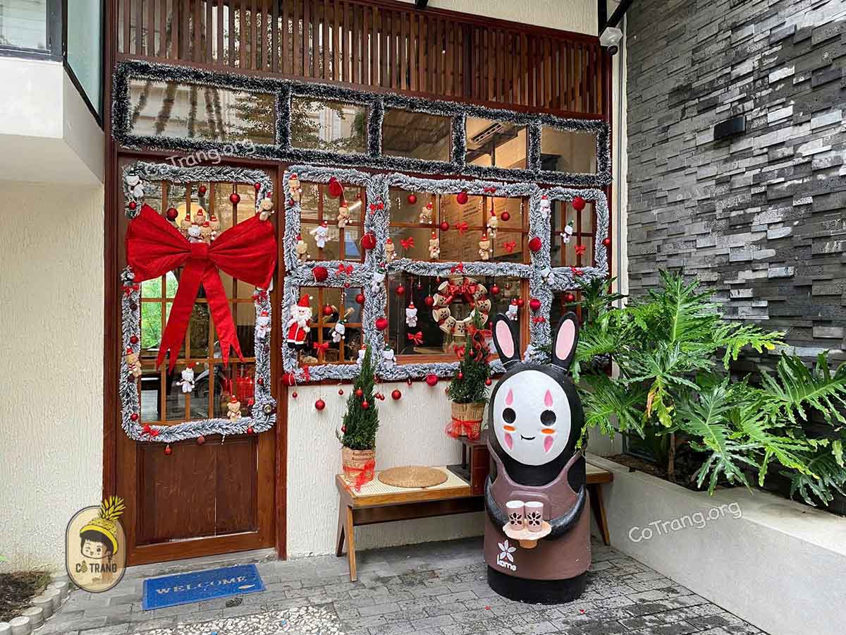 Không gian thực tế tại KOME Cafe Quy Nhơn