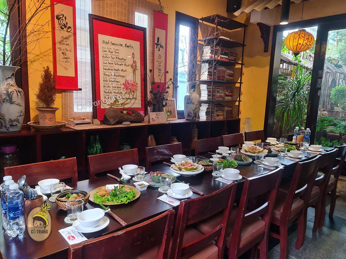 Phúc An Vegetarian Đà Nẵng - Nhà hàng Chay ngon, sân vườn đẹp, menu, review