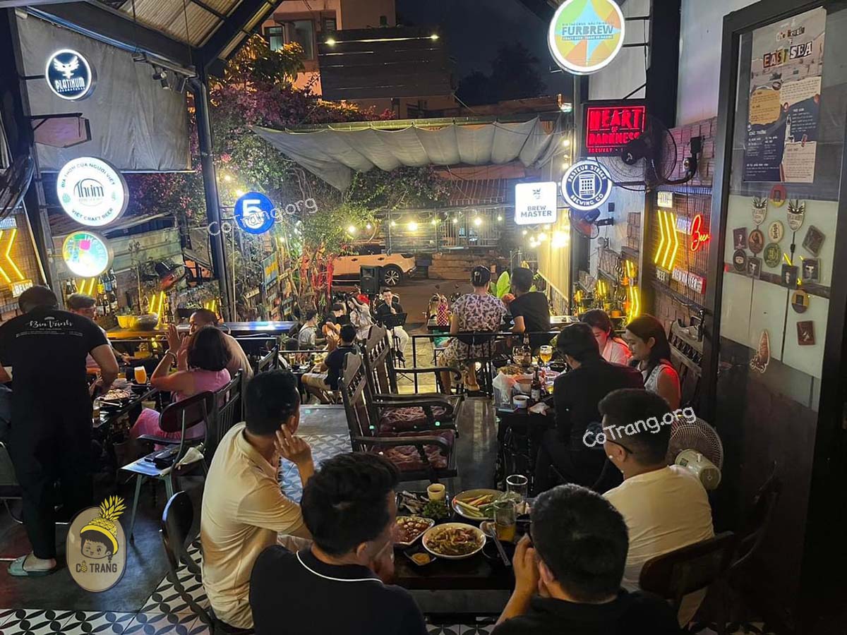 Không gian thực tế tại Bia Trịnh Đà Nẵng