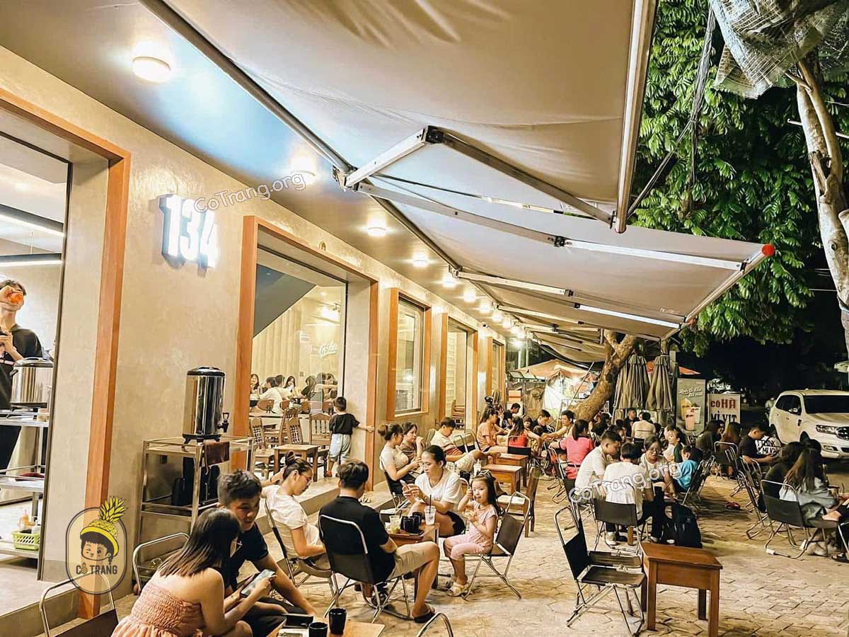 Ghế Đẩu Quảng Ngãi - Quán cafe mang đậm phong cách đường phố, menu, review