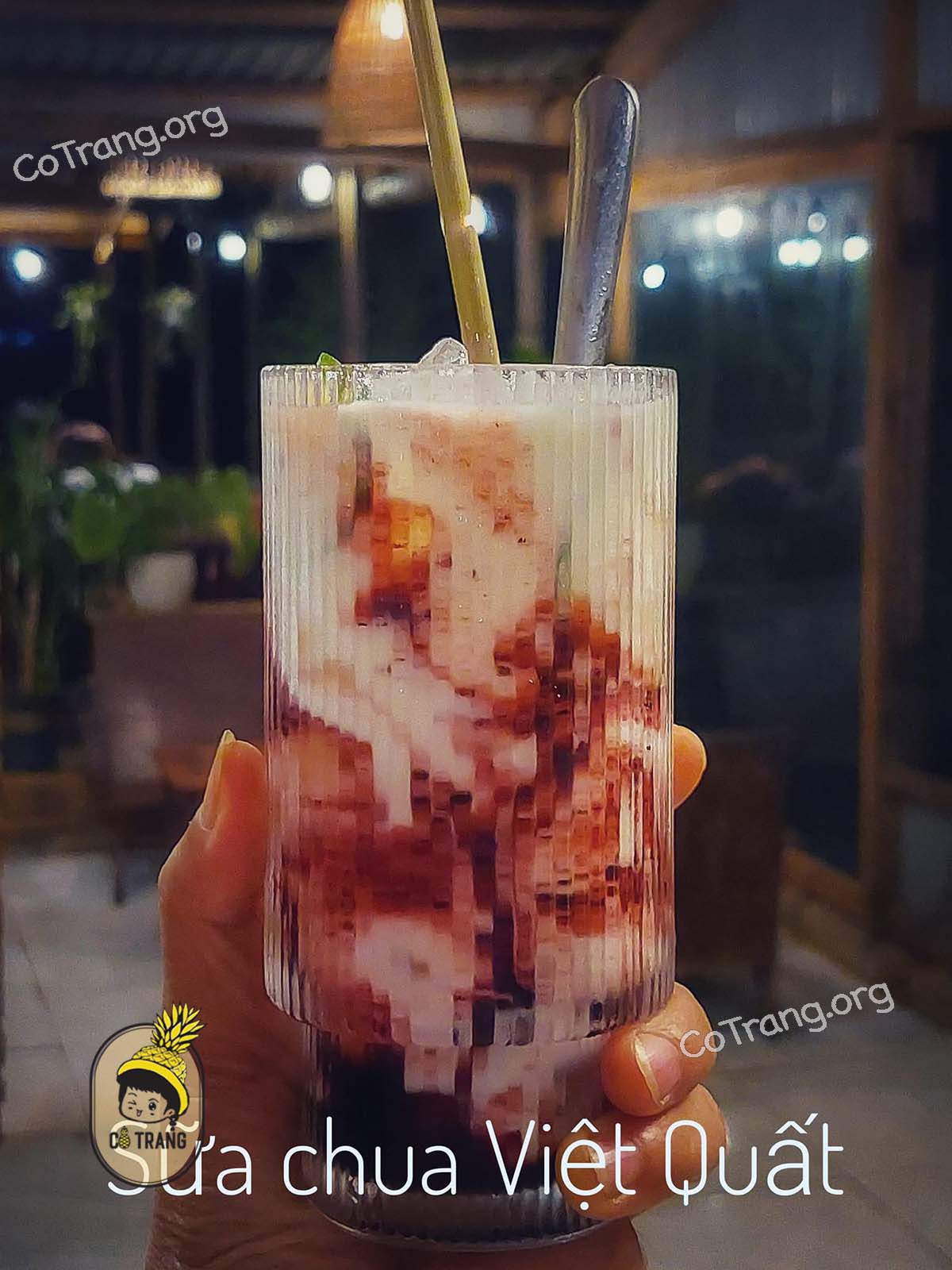 Menu đồ uống và góc sống ảo tại Mộc Lan Cafe Măng Đen