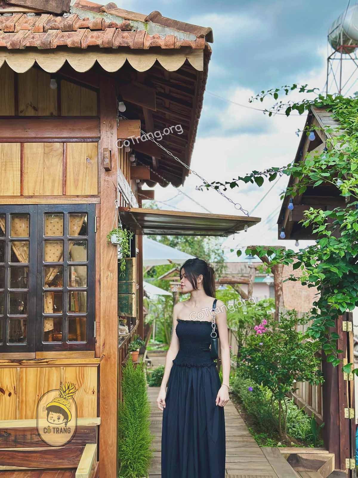 Tiệm Cafe Đợi Bên Dốc - 204 Tôn Đức Thắng, Gia Lai