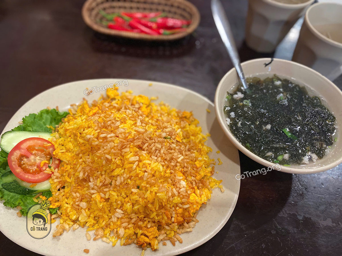 Menu thức ăn tại Cơm Gà Gia Vĩnh Đà Nẵng