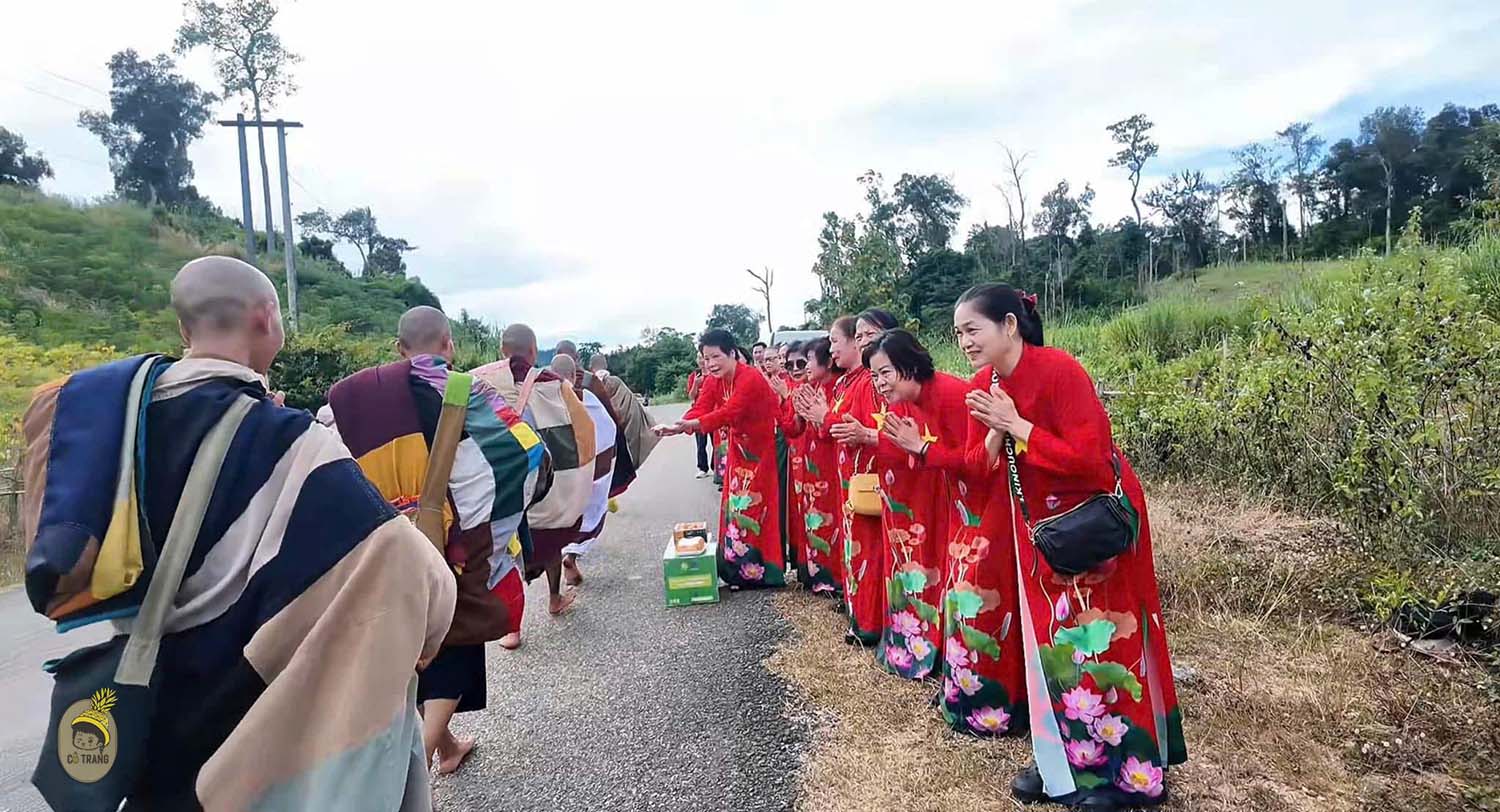 thầy thích minh tuệ đi ấn độ