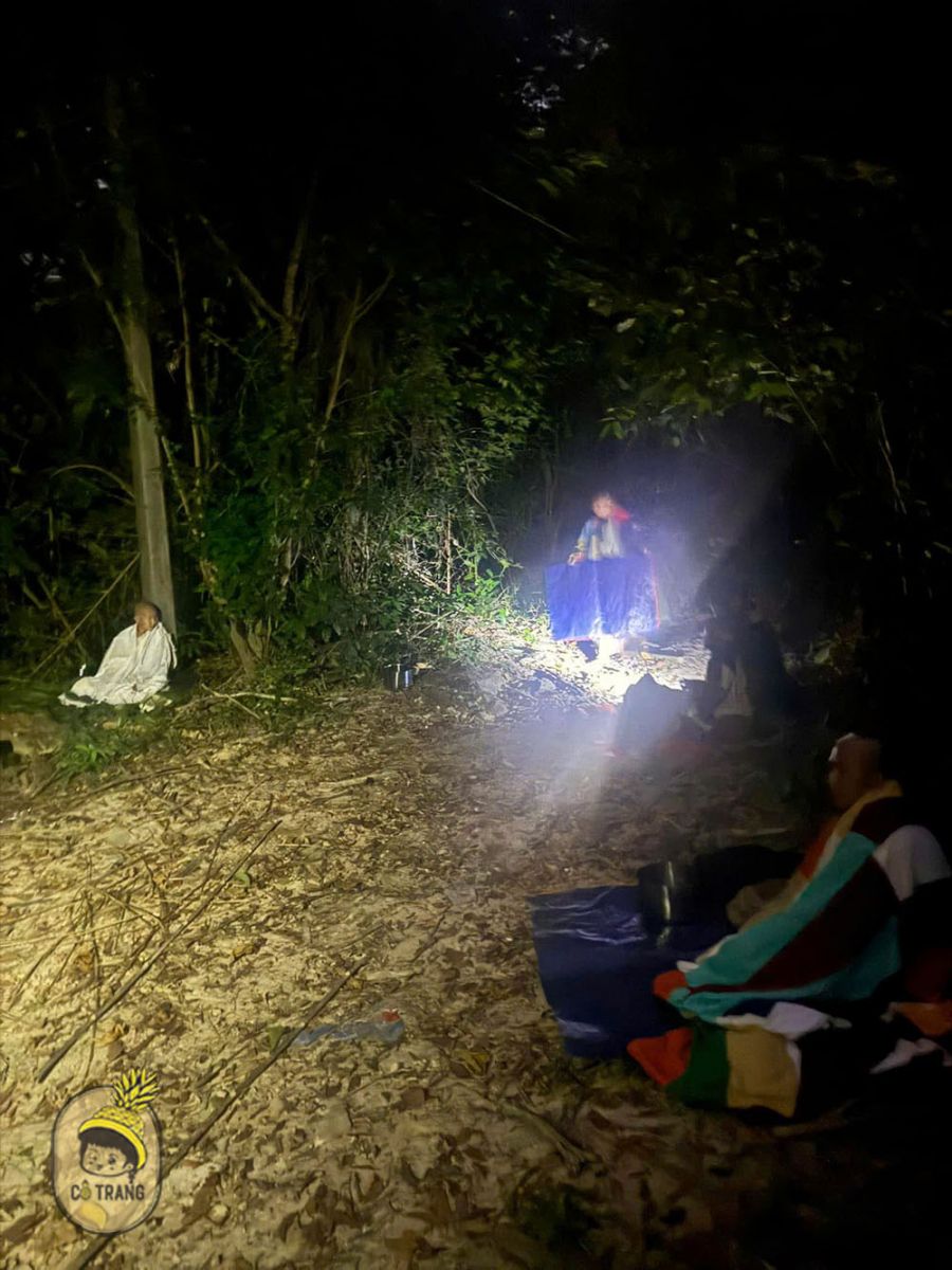 thầy thích minh tuệ tại lào